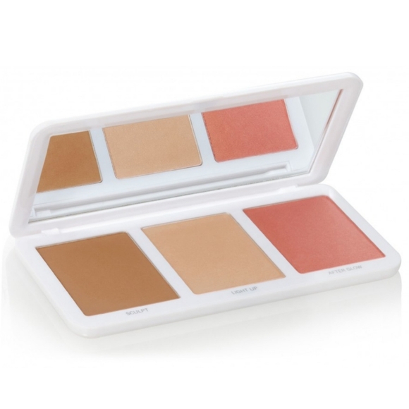 MODELS OWN Sculpt & Glow Contour Highlighter Palette NIB 02 Light to Medium - Picture 3 of 9